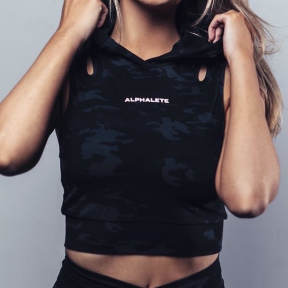 Alphalete Surface Crop Tank Hoodie